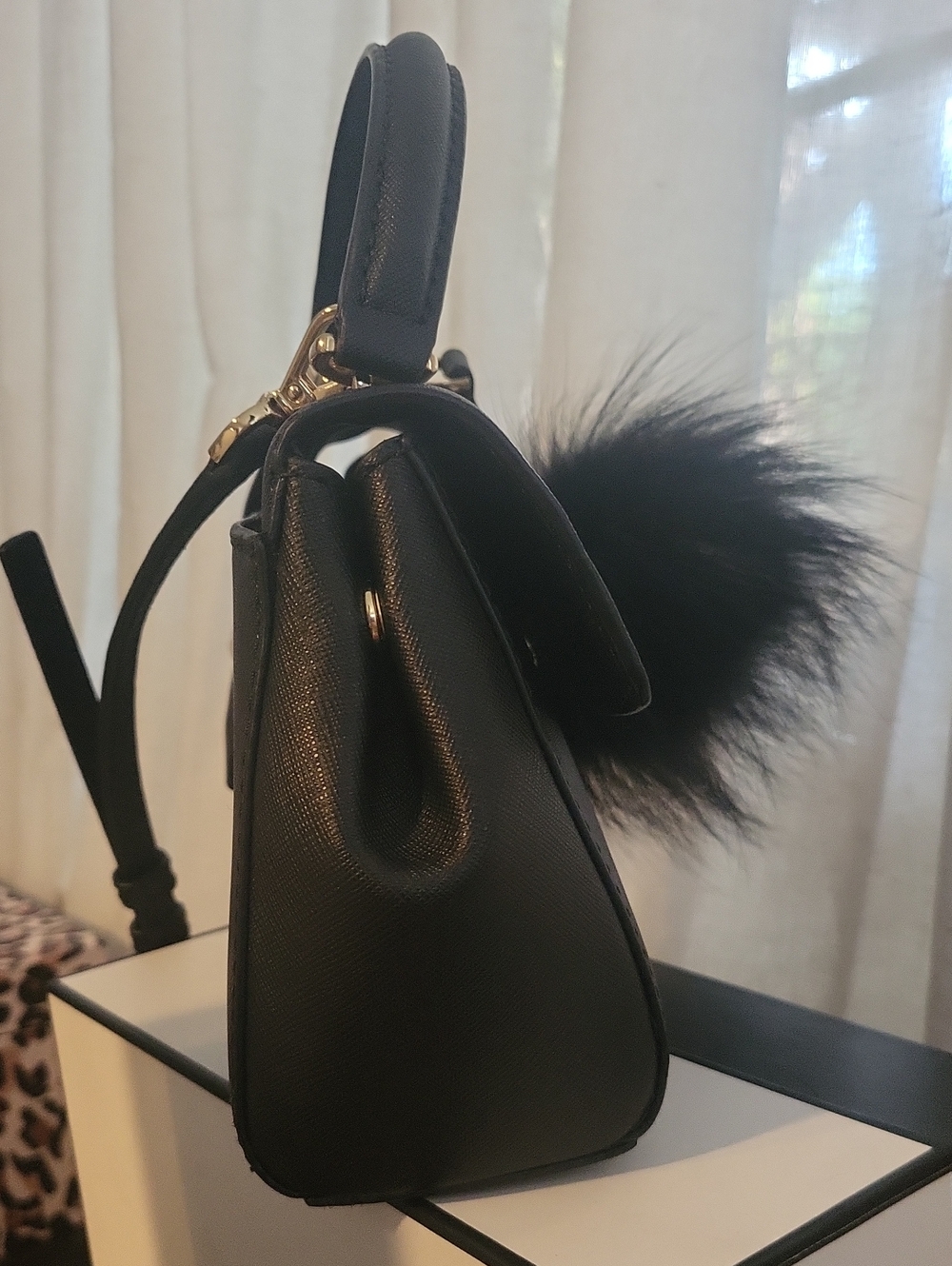 Gorgeous Small Black Michael Kors Purse🖤 - Picture 5 of 11